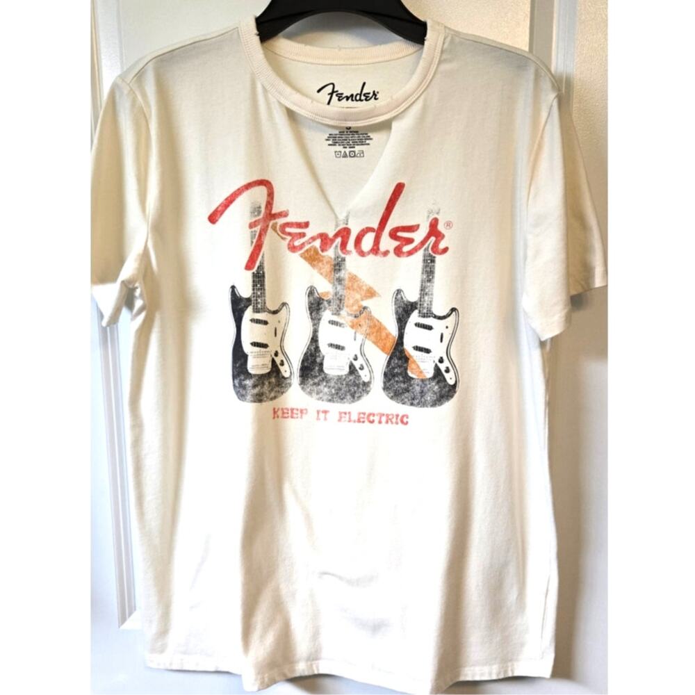 Fender T-shirt Womens Size Small Guitar Punk 80s Retro Grunge Band